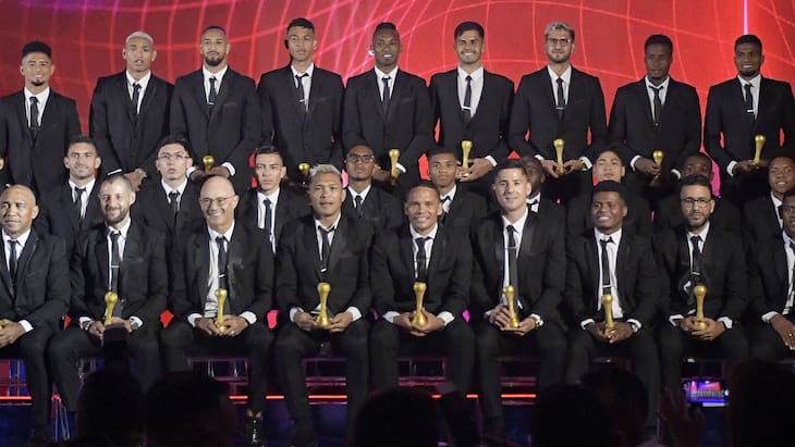 ¿Por qué Luis Fernando Muriel y Cristian Barrios no estaban listos para la foto en Junior?