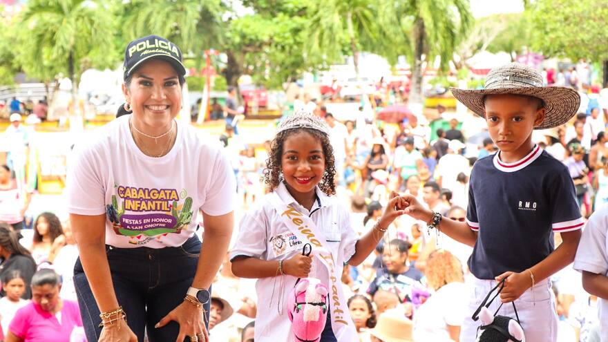 Los niños abren la fiesta patronal en San Onofre, Sucre