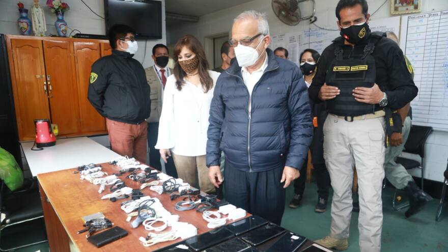 Primer ministro de Perú Aníbal Torres genera rechazo por elogios a Adolf Hitler