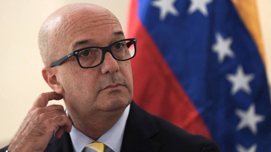 Renuncia encargado de inteligencia de Guaidó