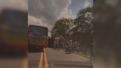 Accidente en La Cordialidad: un bus se volcó en Campeche