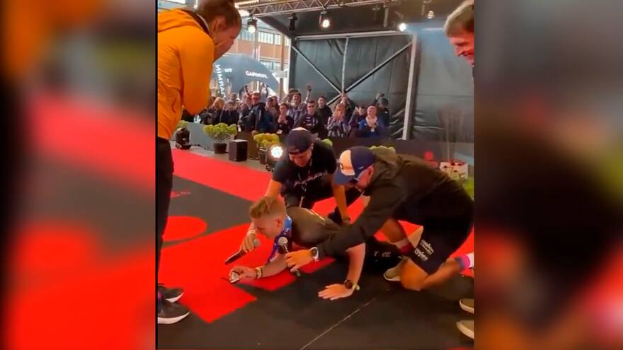 Atleta sufre calambre mientras le pedía matrimonio a su novia