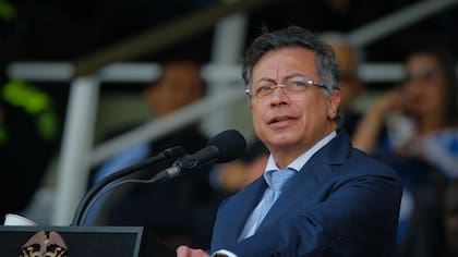 Petro dice que su inclusión en la ‘Lista Clinton’ es por “rabia” porque no le compró aviones a los Estados Unidos