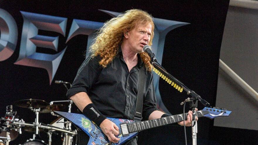 Le detectan cáncer de garganta a exguitarrista de Metallica