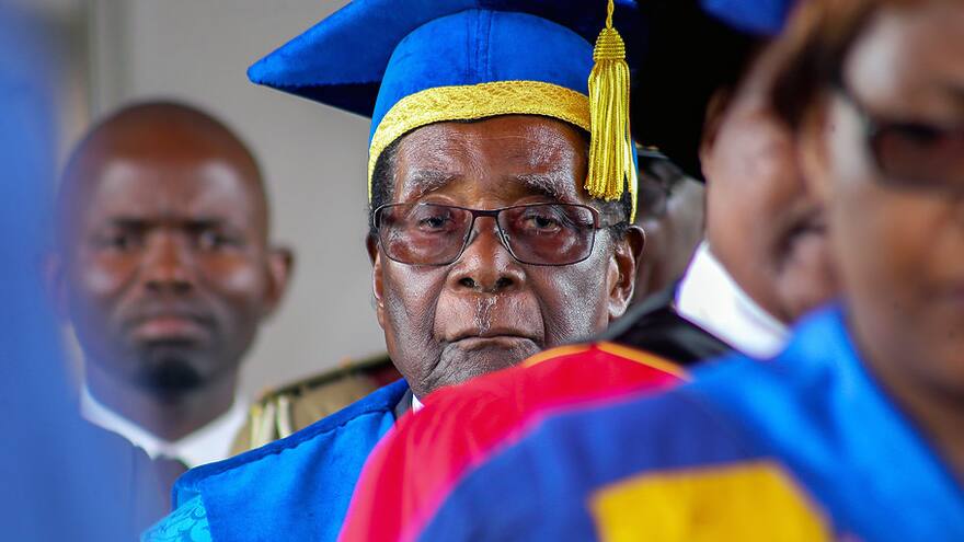 Reapareció Mugabe, tras el golpe militar en Zimbabue