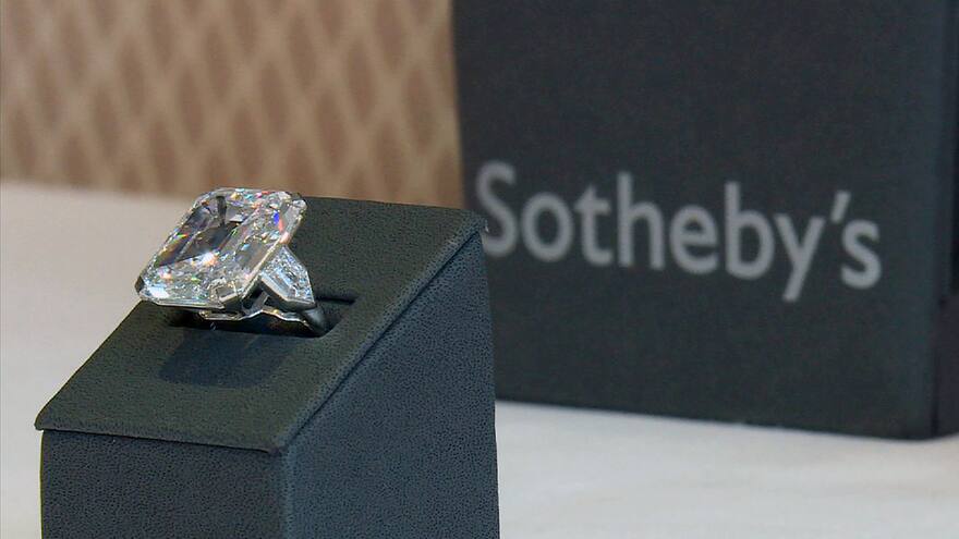 ¿Quién dará más por el diamante rosado?