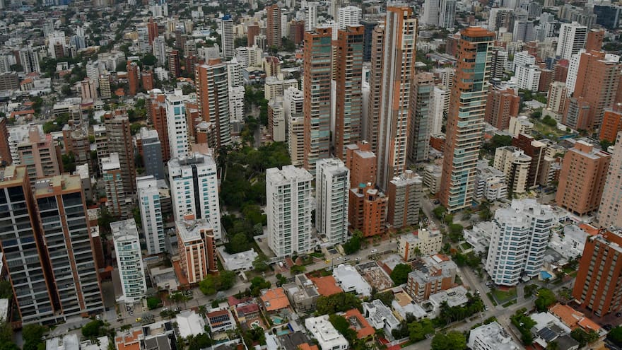 Quién gana y quién pierde con proyecto sobre topes para el impuesto predial