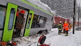 Al menos cinco heridos por el descarrilamiento de un tren en Suiza debido a una avalancha