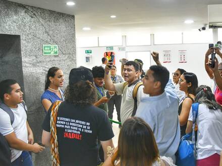 Estudiantes, profesores y trabajadores se levantaron de la mesa y anuncian que el paro sigue