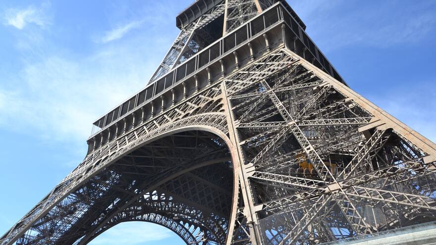Cierran la torre Eiffel este lunes por huelga de trabajadores