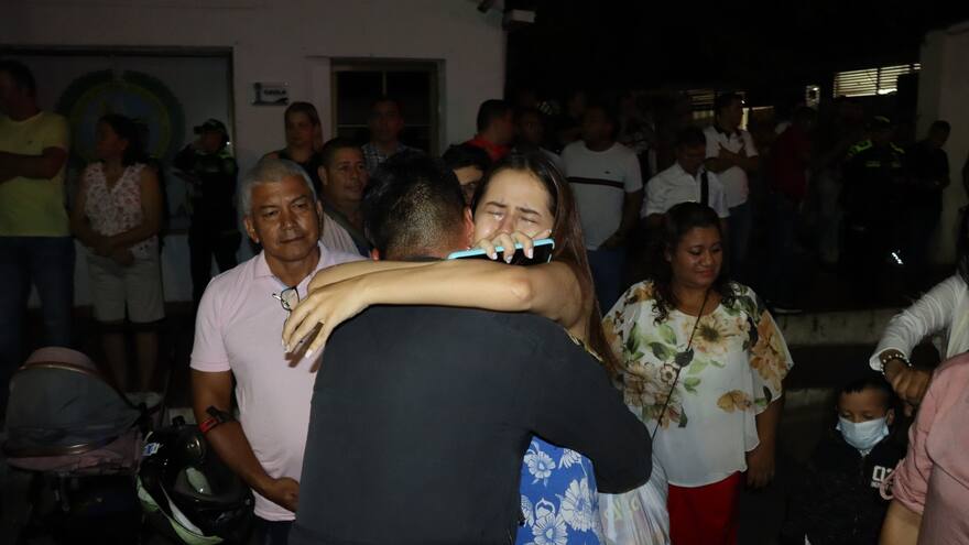 En Neiva, policías secuestrados se reencontraron con sus familias