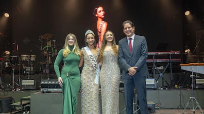 Fiesta de Velitas con Gala del Centenario en el Country Club