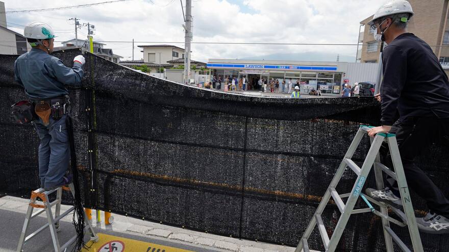 Pueblo en Japón puso una barrera para bloquear la vista al Monte Funji y evitar turistas