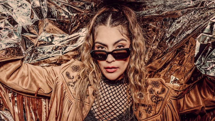 “De amor nadie se muere”: el nuevo grito de Karen Lizarazo