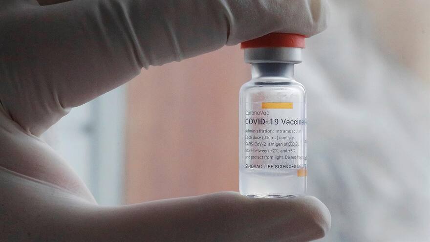 Regulador brasileño suspende distribución de más de 12 millones de Coronavac