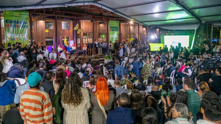 Gustavo Petro dijo que el transporte público de manizales será sin emisiones de gases