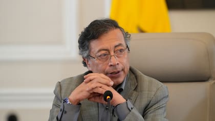 Petro solicitó hacer examen forense a chats de alias Calarcá para verificar supuestos nexos con funcionarios