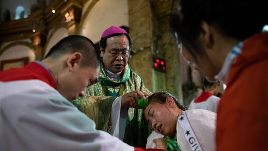 Vaticano sella acuerdo histórico con China sobre nombramiento de obispos