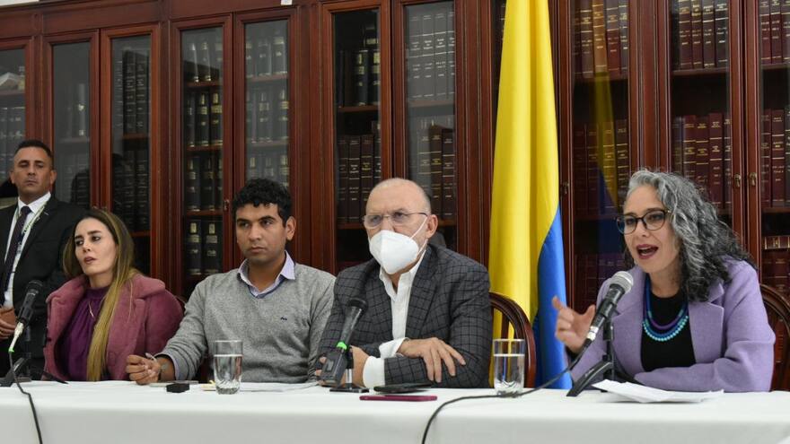 Congreso presenta protocolo de protección a las mujeres