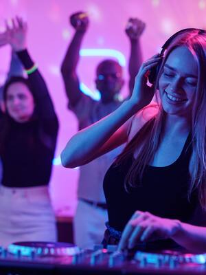 ‘Rum’ y rumba, rameras | Columna de Enrique Dávila