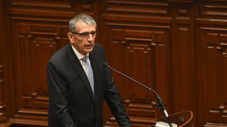 Mininterior de Perú, Víctor Torres, renunció al cargo tras allanamiento a la casa de Boluarte