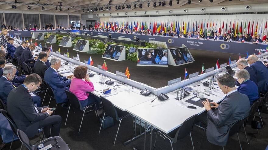 Cancillería asegura que la falta de consenso motivó salida de Colombia de Conferencia de Paz de Ucrania