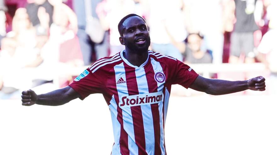 Sin James Rodríguez, Olympiacos volvió a ganar en el debut de Míchel