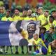 La selección de Brasil gana con Pelé en sus pensamientos