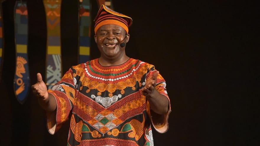 'África habla por medio de mis cuentos': Boniface Ofogo