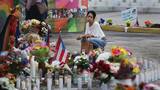 Flores, peluches y mensajes para víctimas de ataque en Orlando