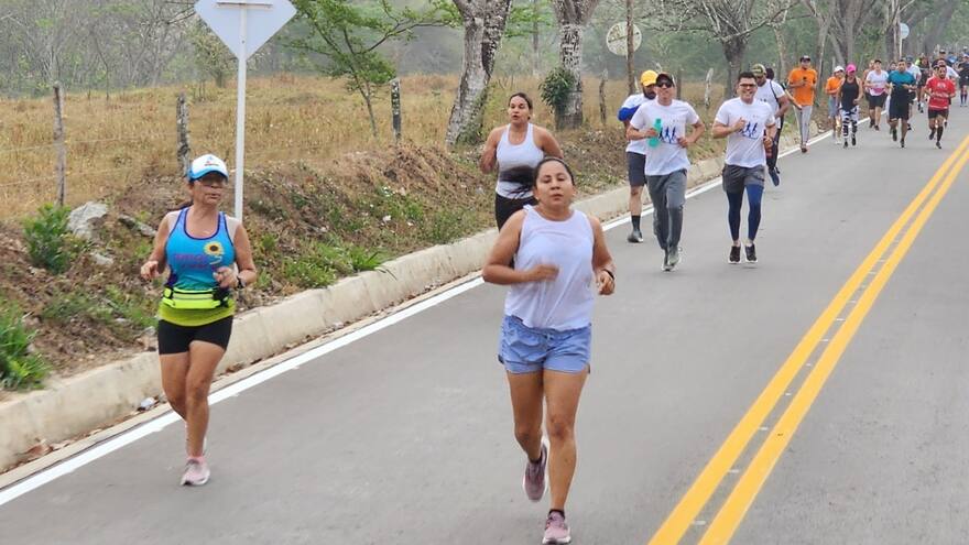 Sucre: la zona rural de Sincelejo estrena 8 kilómetros de vía asfaltada