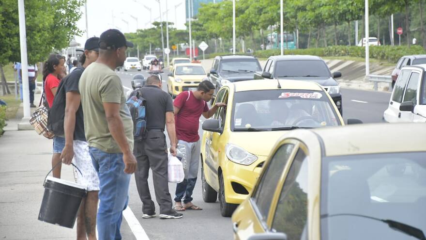 Taxis-colectivos y bicicletas, alternativas por paro de Coolitoral y Cotraab