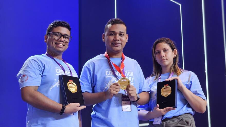 Barranquilleros brillan en competencia de innovación en China