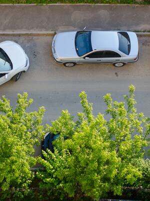 El parqueo paralelo y en diagonal en la ciudad