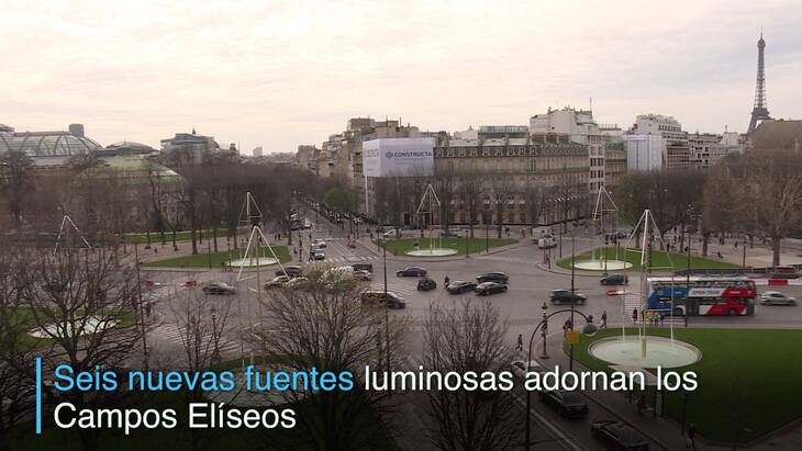 Las fuentes luminosas que adornan los Campos Elíseos