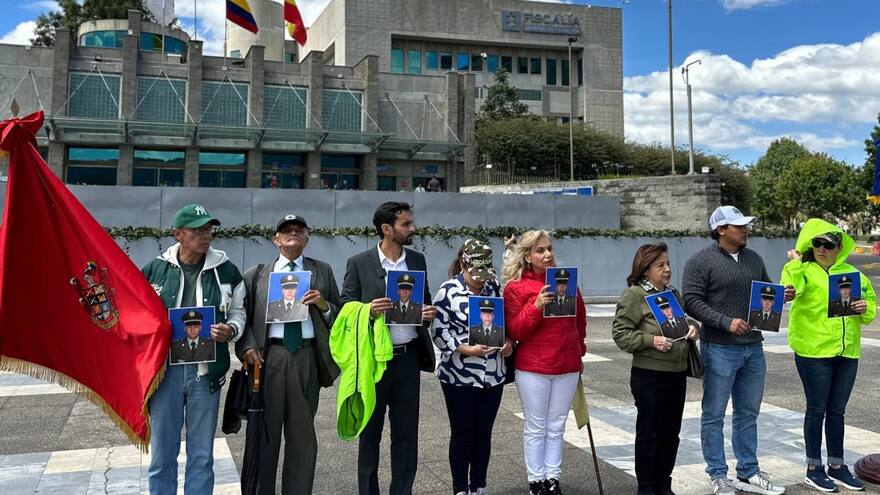 Oposición exige hacer parte de mesa de paz con Eln para reclamar justicia