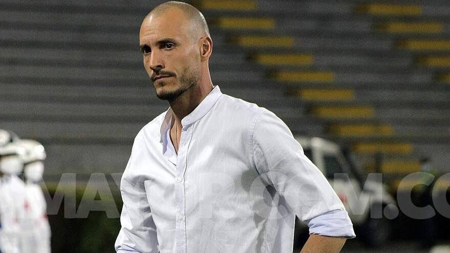Medellín sustituye al técnico David González