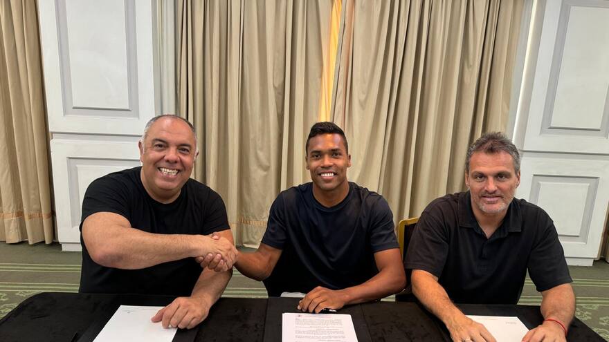 Flamengo anuncia la contratación de Alex Sandro para jugar la Copa Libertadores