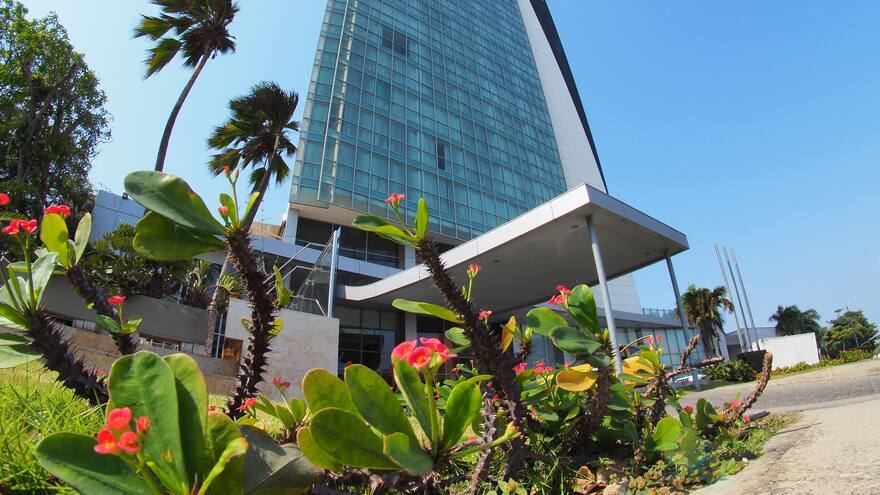 Gremios del turismo esperan reactivación del transporte aéreo