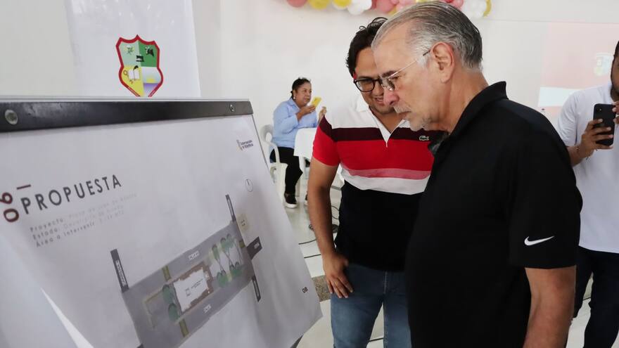 Gobernador socializó en Juan de Acosta la renovación de la plaza principal