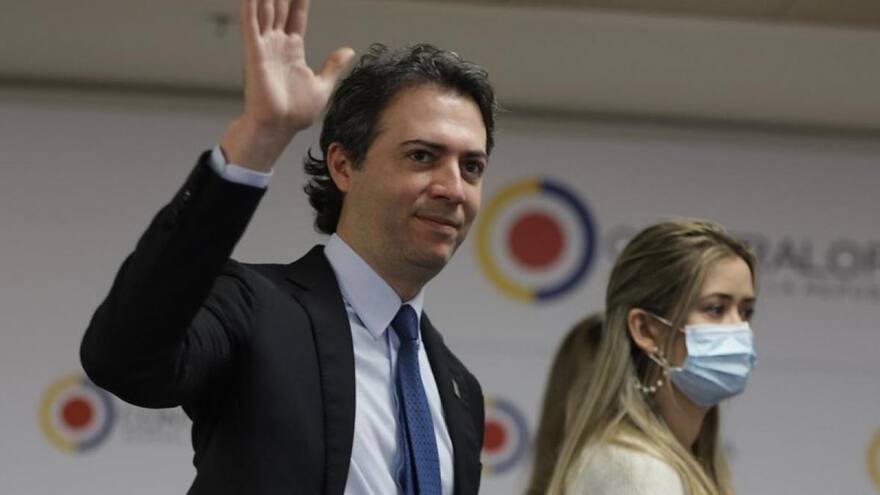 Daniel Quintero le respondió a Petro sobre lotes para construir colegios y universidades