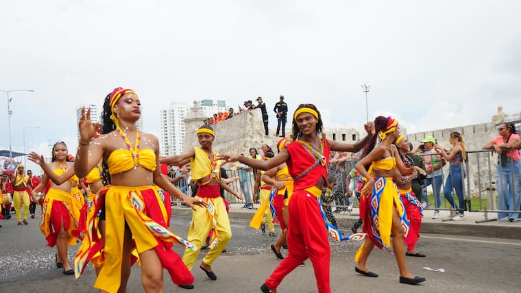 Fiestas de Independencia de Cartagena: Desfile de Comparsas