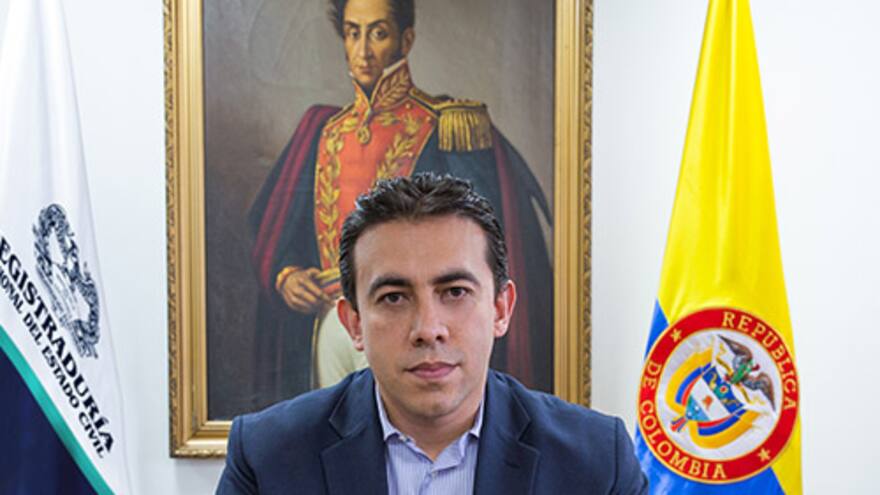 Acatamos las determinaciones del órgano disciplinario: registrador nacional