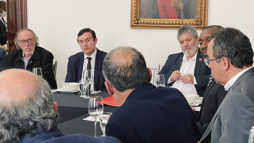 Tras la tributaria, se inicia la puja por la reforma política
