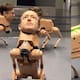 Video: perros robot con las caras de Elon Musk, Jeff Bezos y Mark Zuckerberg desfilaron en Miami