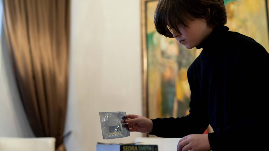 Pequeño superdotado termina carrera de ingeniería eléctrica en nueve meses