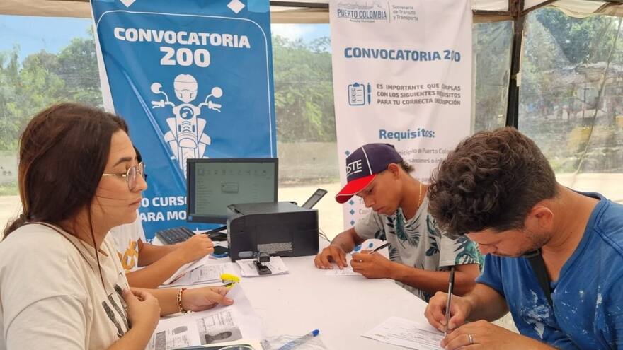 Movilidad en Puerto Colombia: Motociclistas, en curso de movilidad segura para tramitar licencia