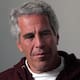 Sobreviviente de Jeffrey Epstein critica omisión de archivos y denuncia “secretismo”
