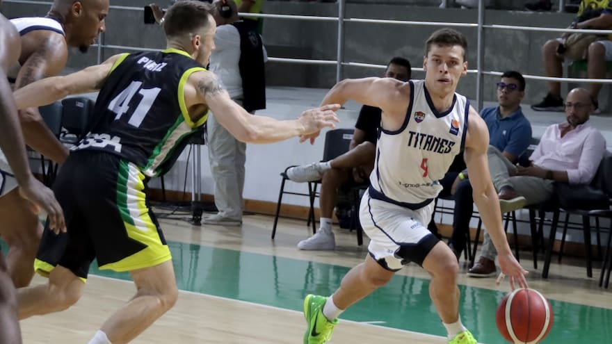 Titanes 81, Búcaros 75: la casa se respeta