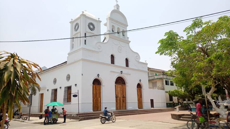 Iglesia de Tolú, Sucre, señala al hombre que sería el presunto ladrón de la custodia del oratorio de la parroquia